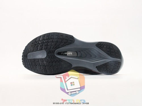 נעלי ריצה Nike שחורות עם סוליה אדומה 5