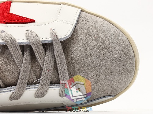 נעלי Golden Goose Super-Star עם כוכב אדום 2