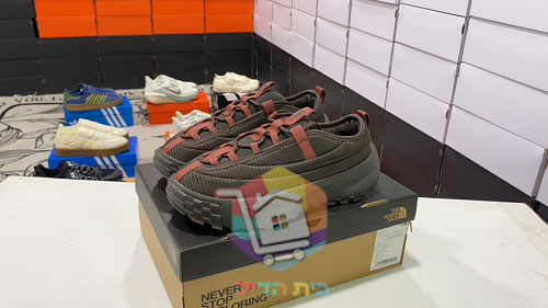 נעלי שטח Nike בשני גוונים 10