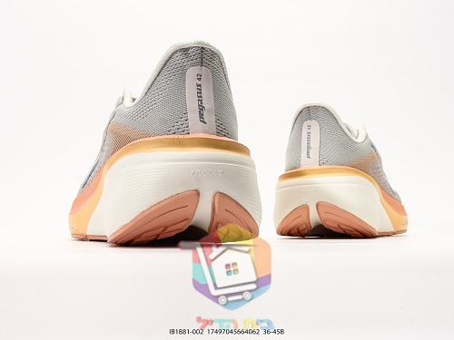 נעלי ריצה Nike ברשת בחמישה גוונים 27