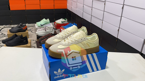 נעלי adidas מזמש בסוליית קרפ בשני גוונים 20