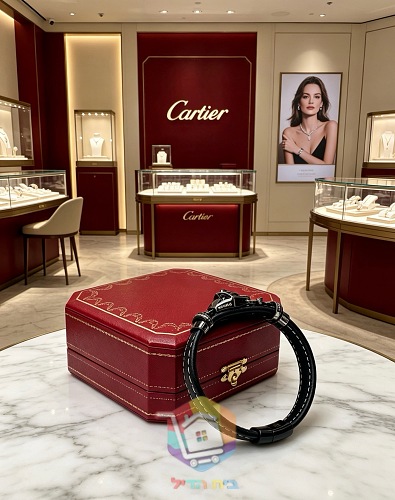 צמיד עור Cartier עם ראש פנתר וטבעות משובצות 5