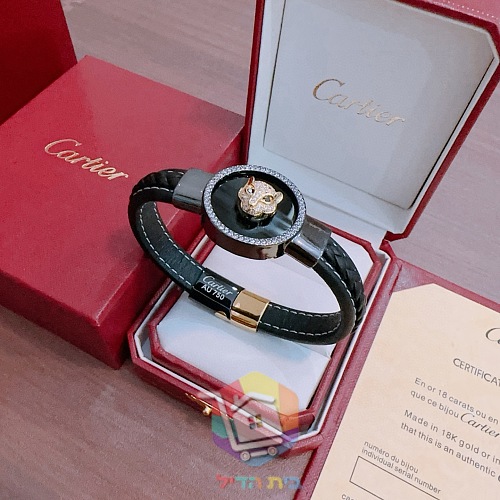 צמיד עור Cartier עם ראש פנתר על לוח שחור עגול 9