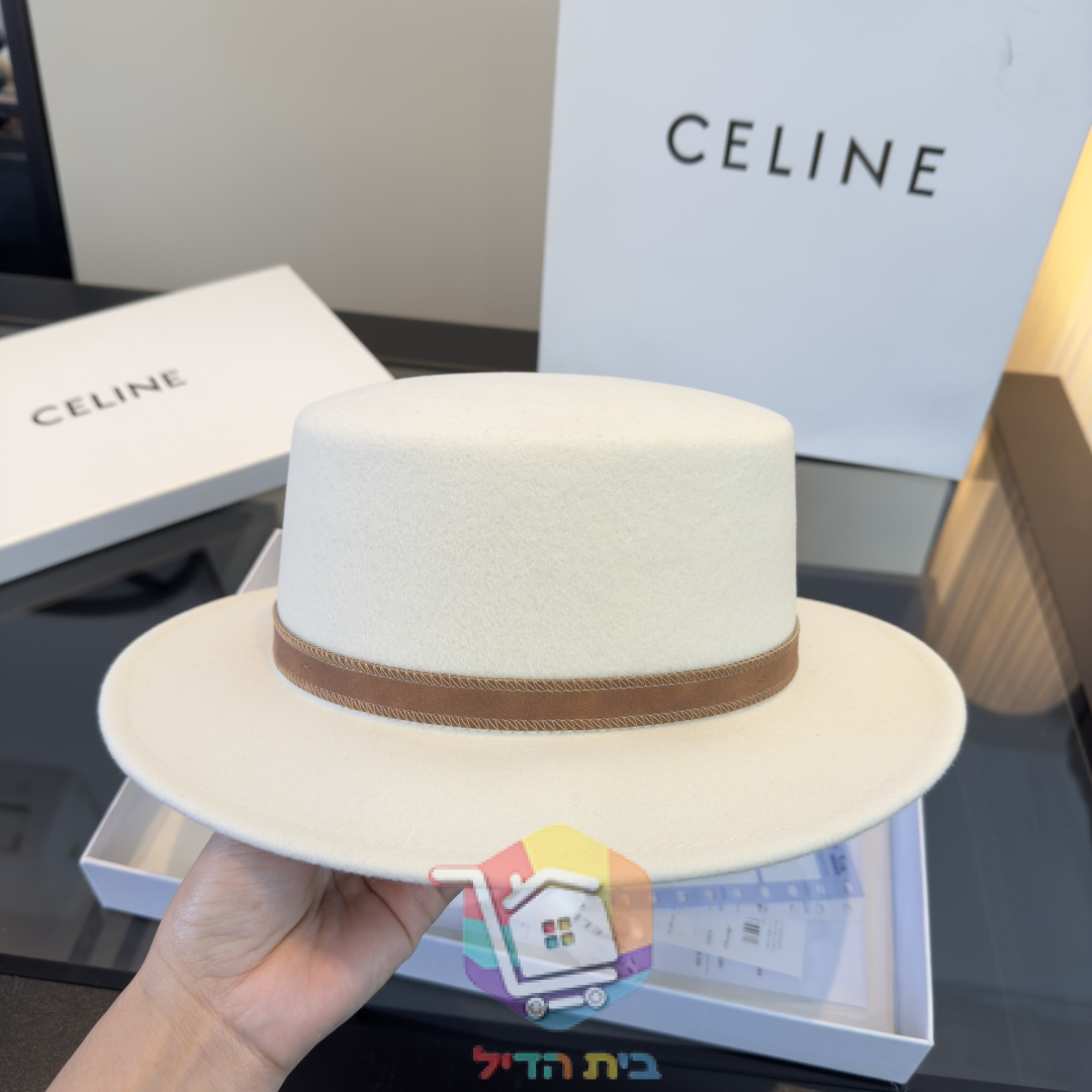 כובע Celine מלבד עם סרט עור