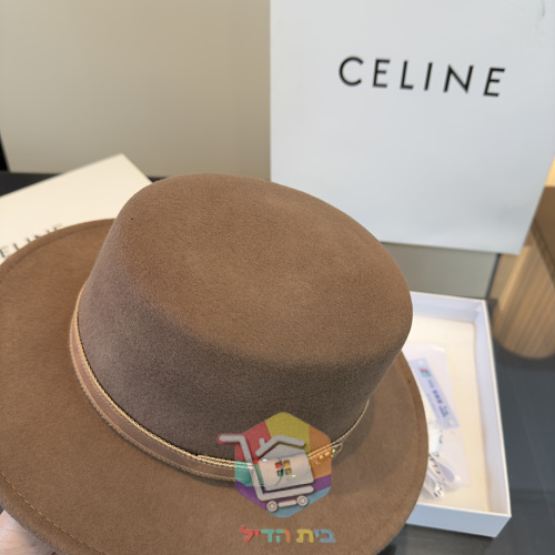 כובע Celine מלבד עם סרט עור 11