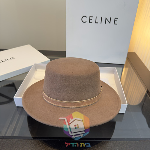 כובע Celine מלבד עם סרט עור 12