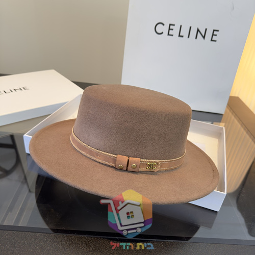 כובע Celine מלבד עם סרט עור 13
