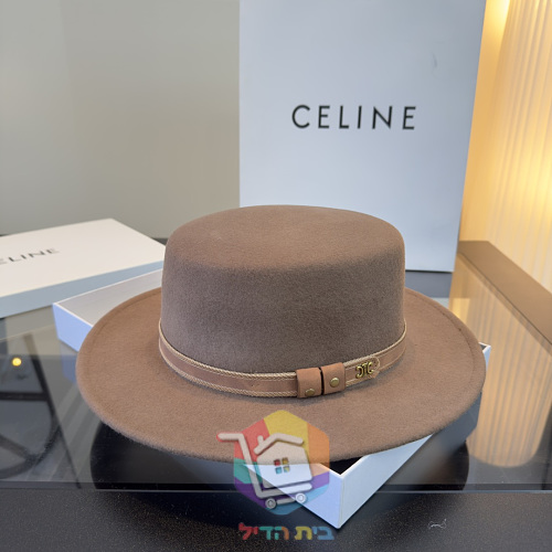 כובע Celine מלבד עם סרט עור 15