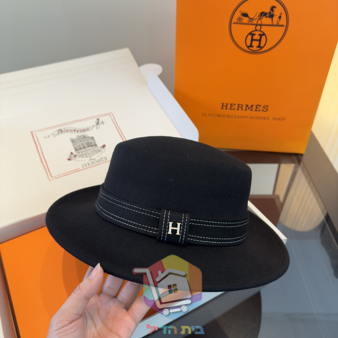 כובע Hermes מלבד עם שוליים רחבים