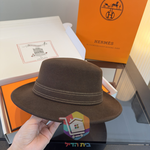 כובע Hermes מלבד עם שוליים רחבים 13