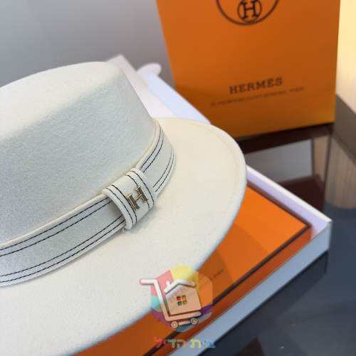 כובע Hermes מלבד עם שוליים רחבים 18