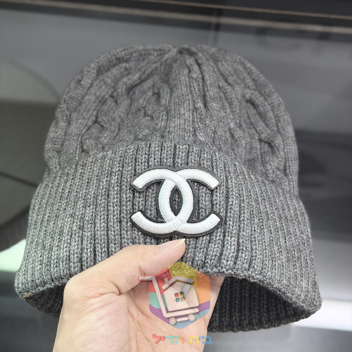 כובע גרב Chanel בסריגת צמות 36