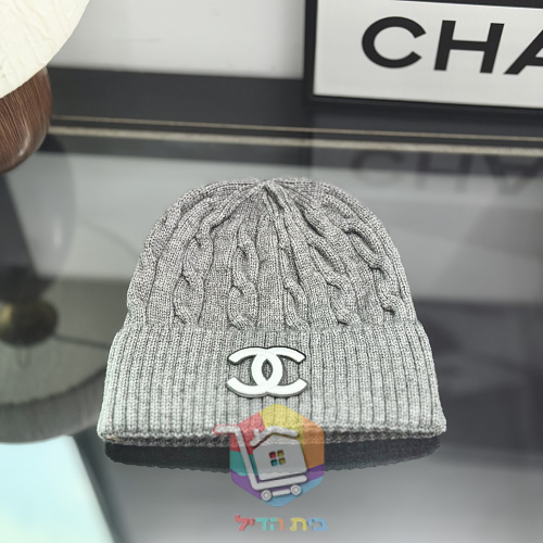 כובע גרב Chanel בסריגת צמות 37