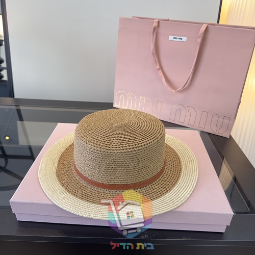 כובע קש Miu Miu עם רצועת עור 4
