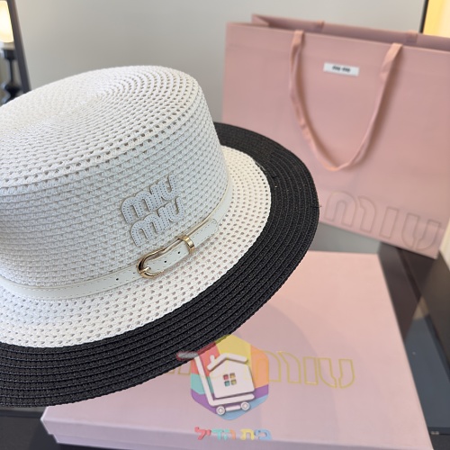 כובע קש Miu Miu עם רצועת עור 13
