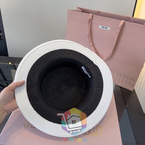 כובע קש Miu Miu עם רצועת עור 18