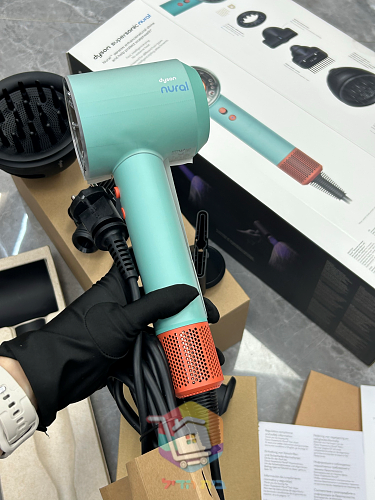 Secador Dyson Nural en color menta 9