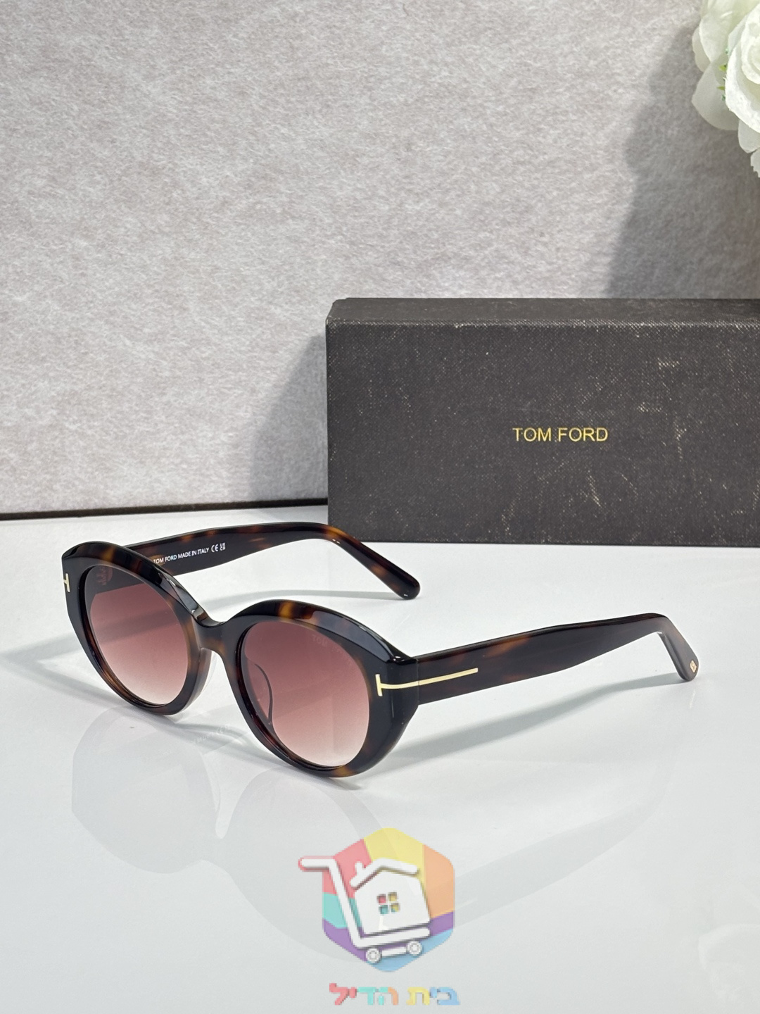 משקפי שמש Tom Ford אובליים בגוון צב