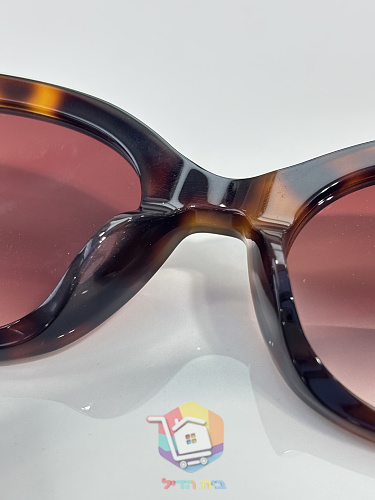 משקפי שמש Tom Ford אובליים בגוון צב 3
