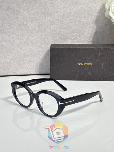 משקפי שמש Tom Ford אובליים בגוון צב 9